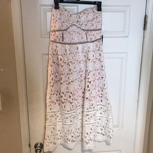 BRAND NEW: Mid length fun spring dress